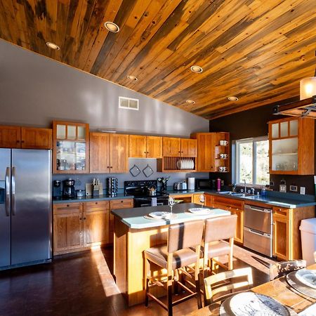 Bison Lodge - Lg Home - 2 Bedrooms - Less Than 5 Miles To Yellowstone North Entrance, Sleeps Up To 8 Гардинер Экстерьер фото