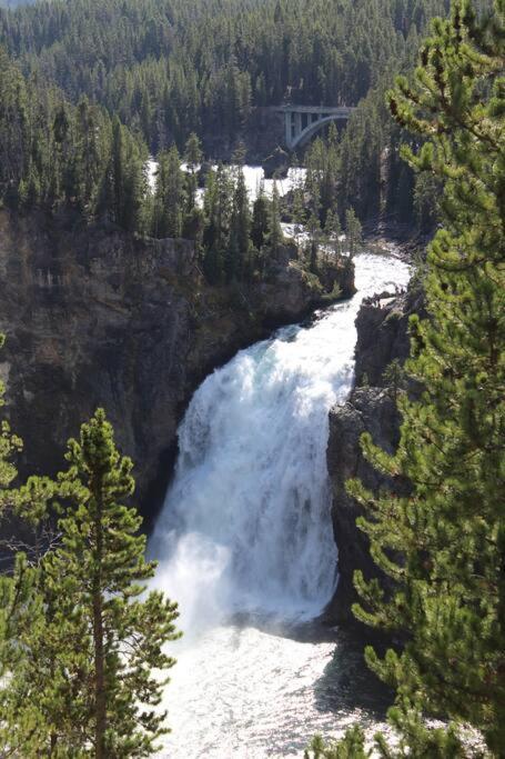 Bison Lodge - Lg Home - 2 Bedrooms - Less Than 5 Miles To Yellowstone North Entrance, Sleeps Up To 8 Гардинер Экстерьер фото