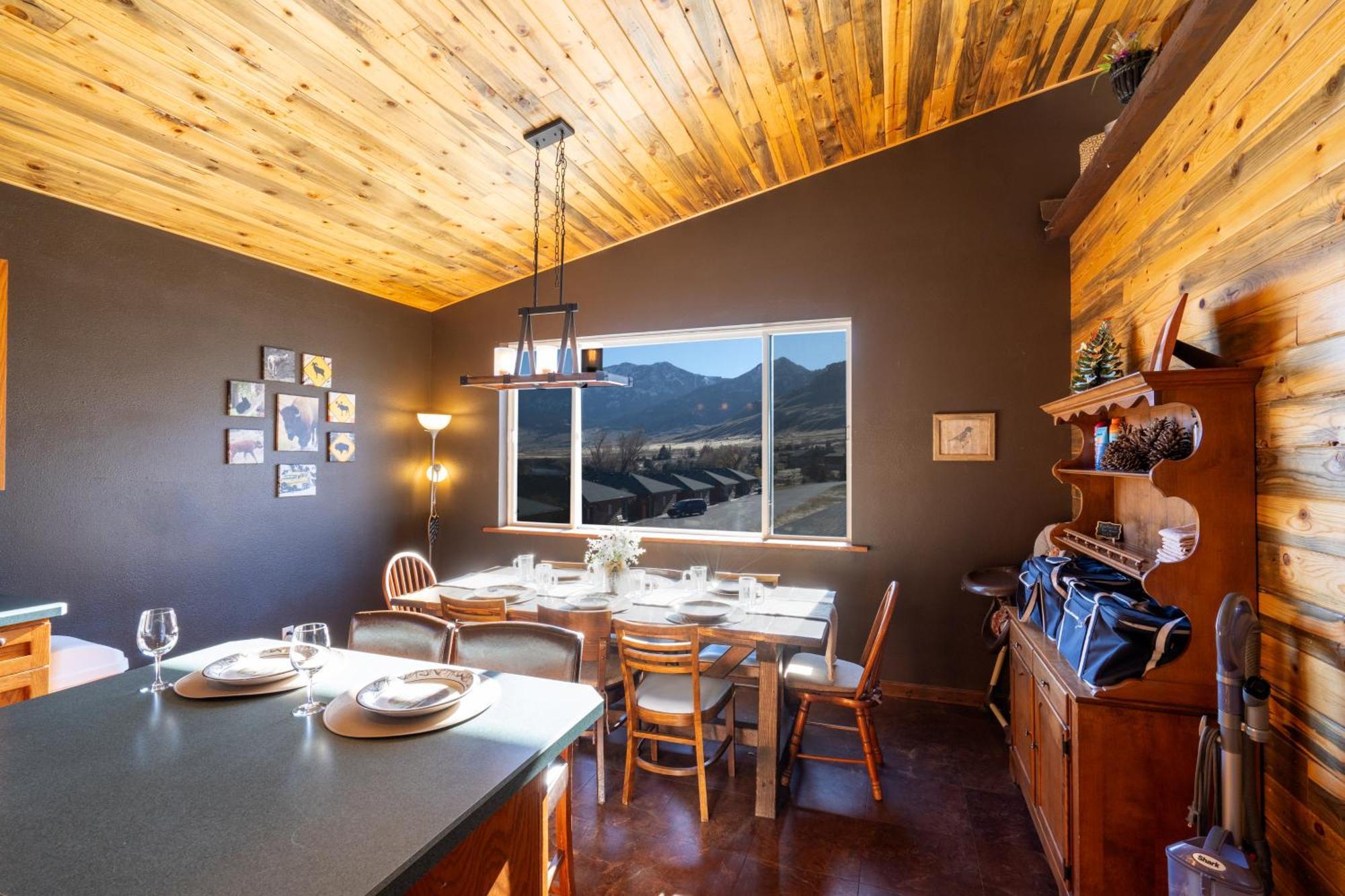Bison Lodge - Lg Home - 2 Bedrooms - Less Than 5 Miles To Yellowstone North Entrance, Sleeps Up To 8 Гардинер Экстерьер фото