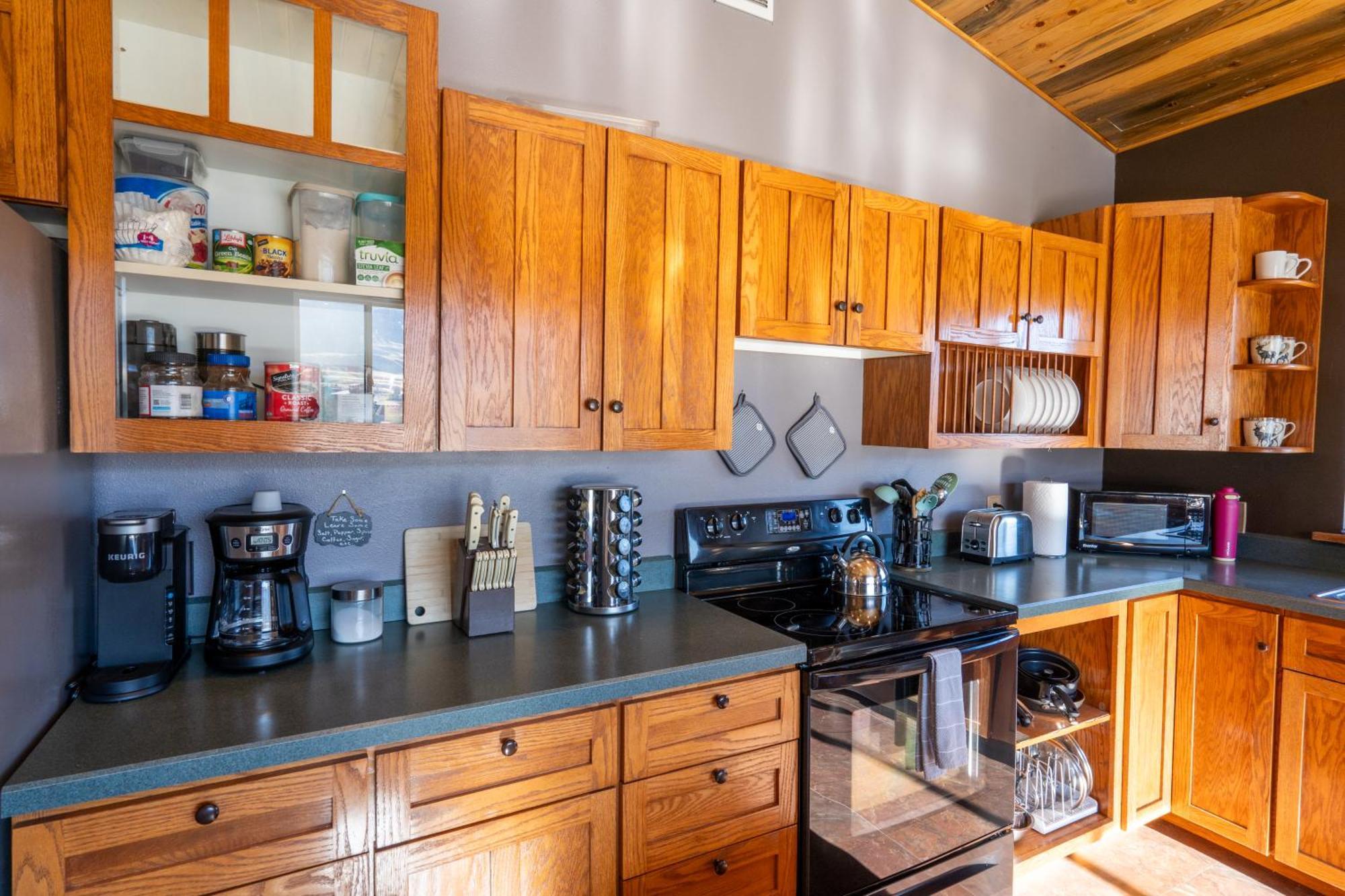 Bison Lodge - Lg Home - 2 Bedrooms - Less Than 5 Miles To Yellowstone North Entrance, Sleeps Up To 8 Гардинер Экстерьер фото