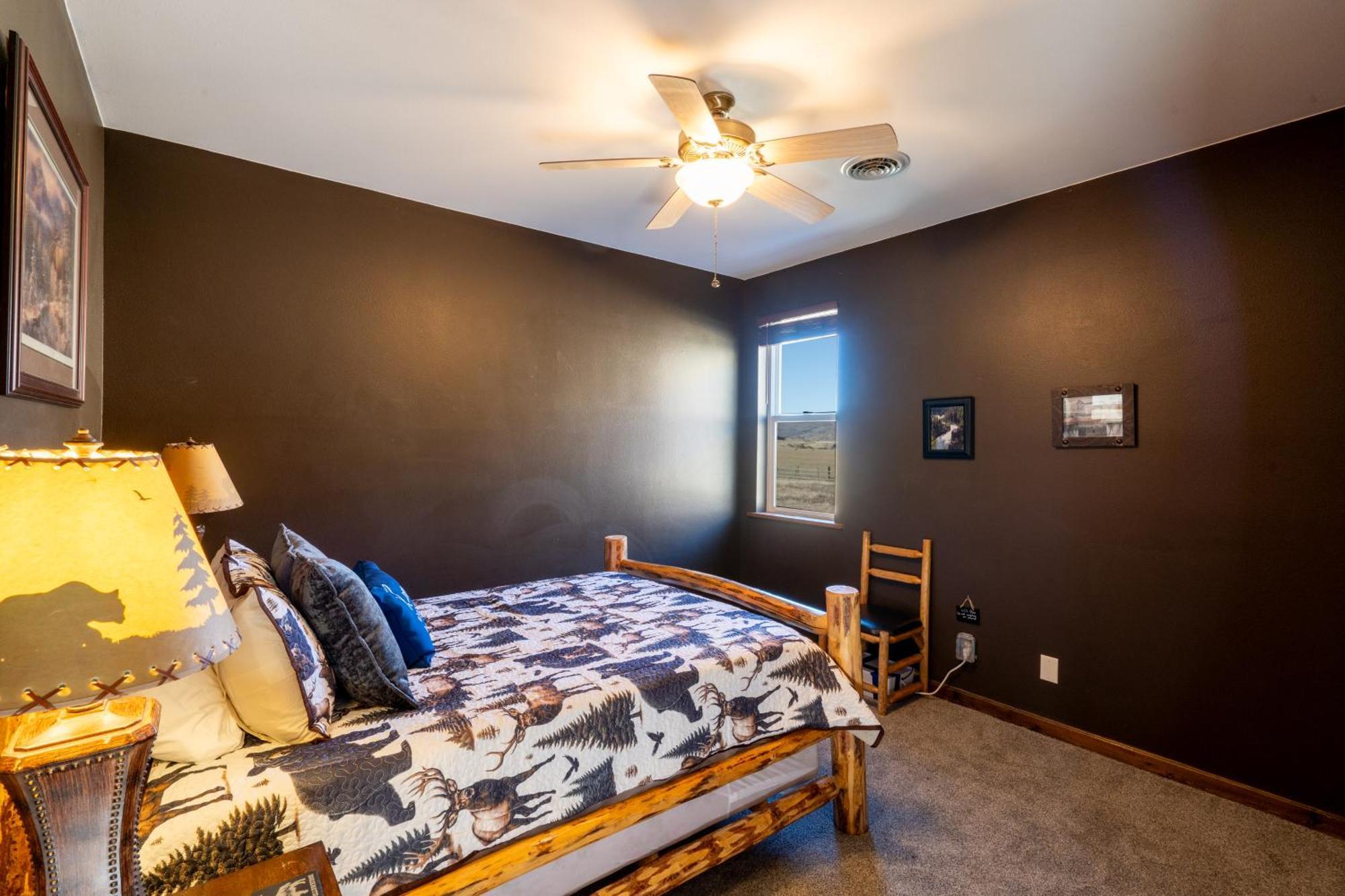 Bison Lodge - Lg Home - 2 Bedrooms - Less Than 5 Miles To Yellowstone North Entrance, Sleeps Up To 8 Гардинер Экстерьер фото