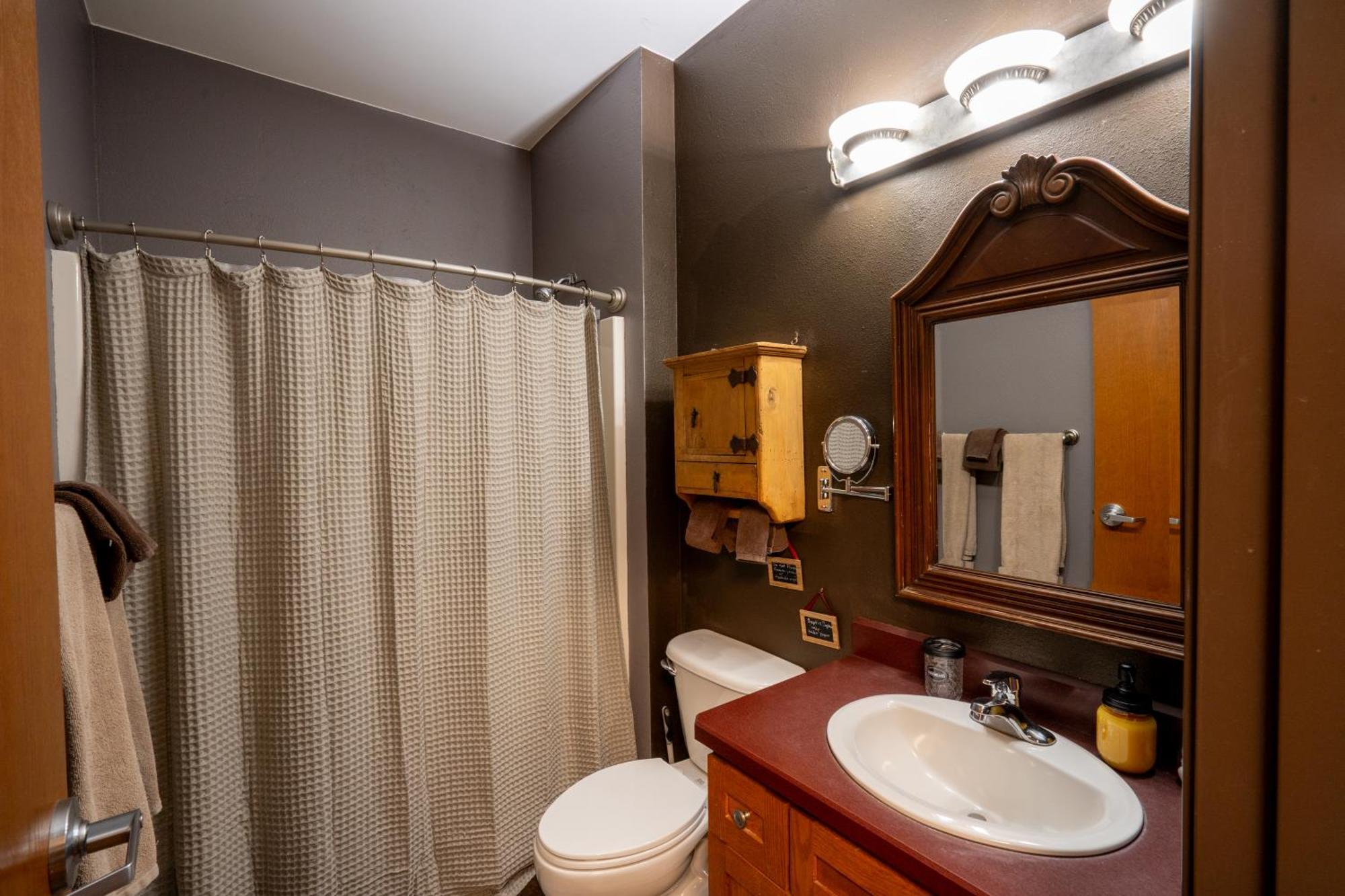 Bison Lodge - Lg Home - 2 Bedrooms - Less Than 5 Miles To Yellowstone North Entrance, Sleeps Up To 8 Гардинер Экстерьер фото