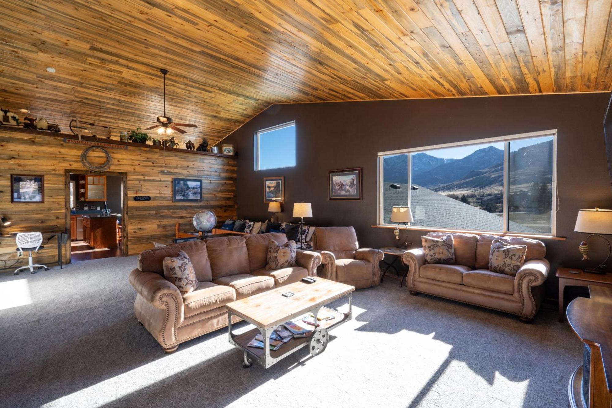 Bison Lodge - Lg Home - 2 Bedrooms - Less Than 5 Miles To Yellowstone North Entrance, Sleeps Up To 8 Гардинер Экстерьер фото
