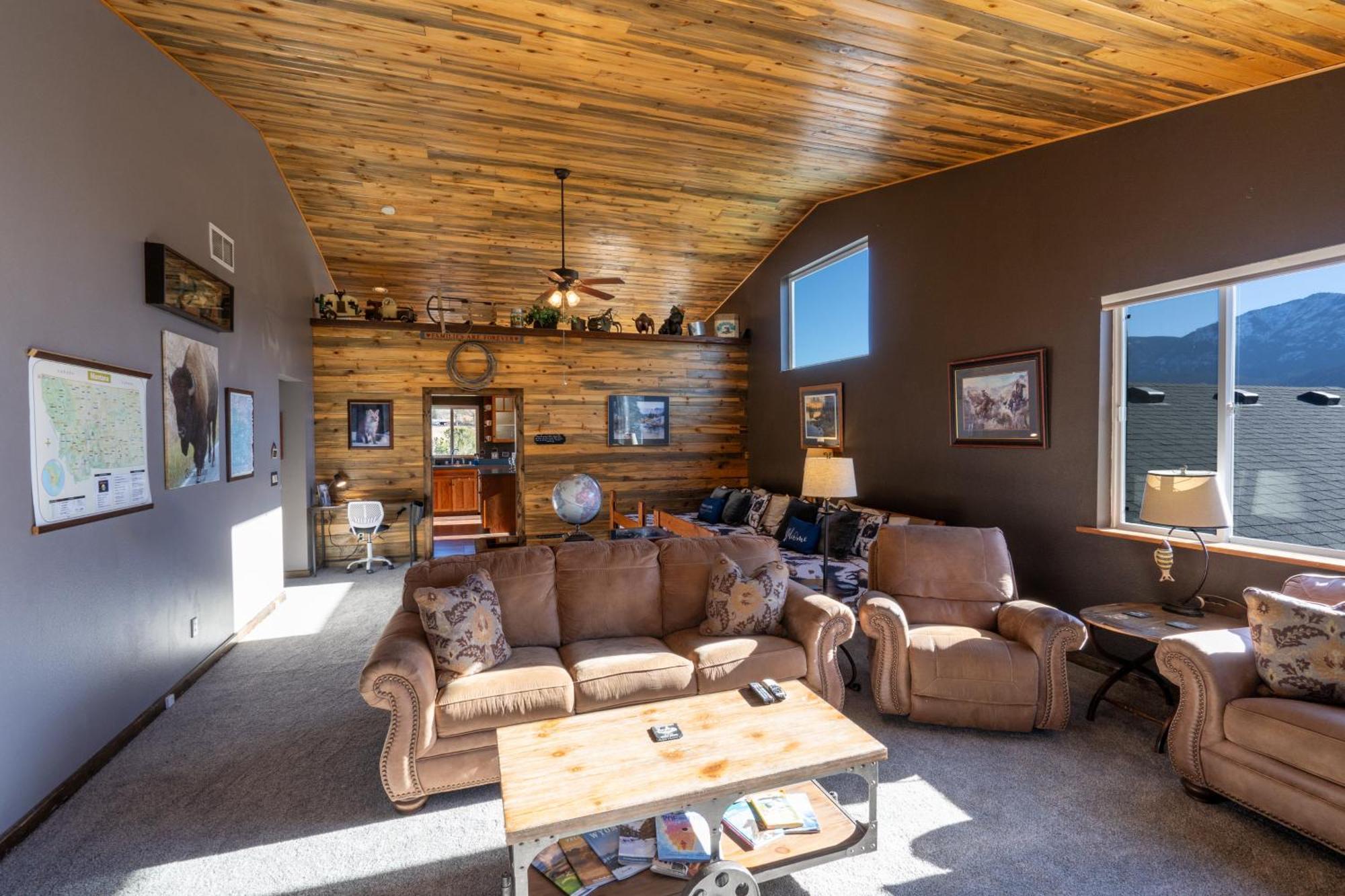 Bison Lodge - Lg Home - 2 Bedrooms - Less Than 5 Miles To Yellowstone North Entrance, Sleeps Up To 8 Гардинер Экстерьер фото